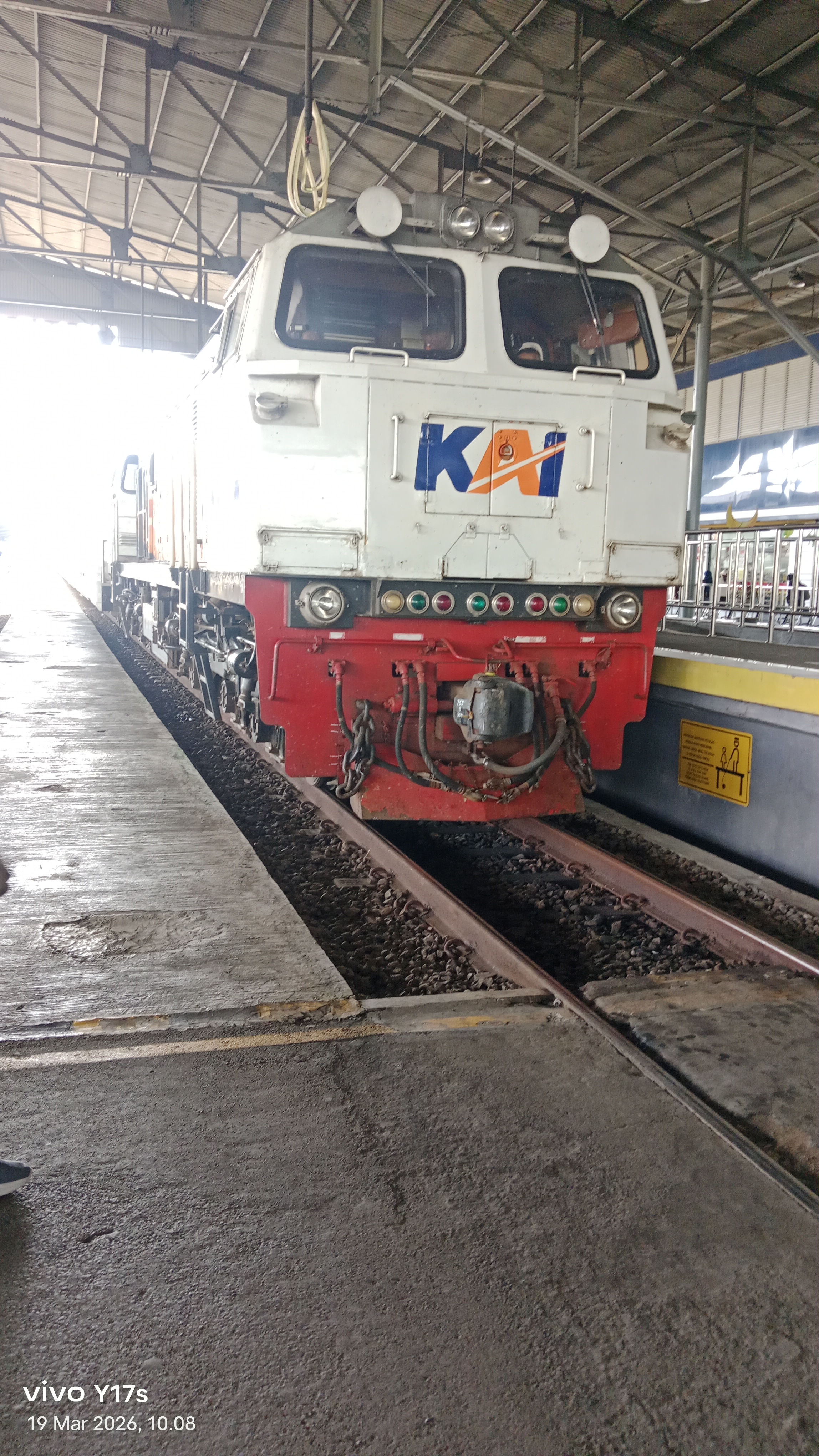 Lokomotif CC 206 di Stasiun Indonesia - foto kereta api terbaru