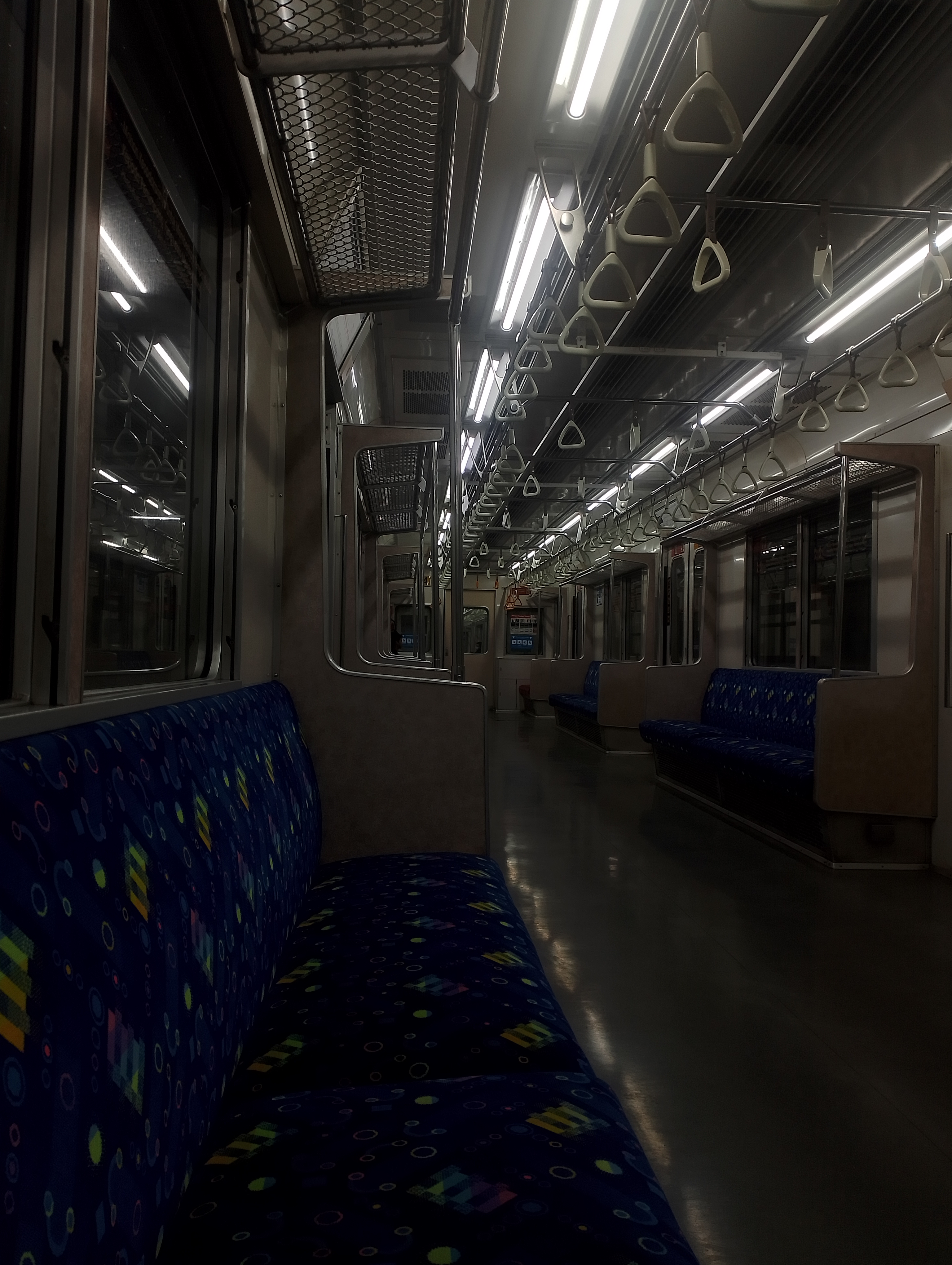 Seketika Redup di Stasiun Indonesia - foto kereta api terbaru