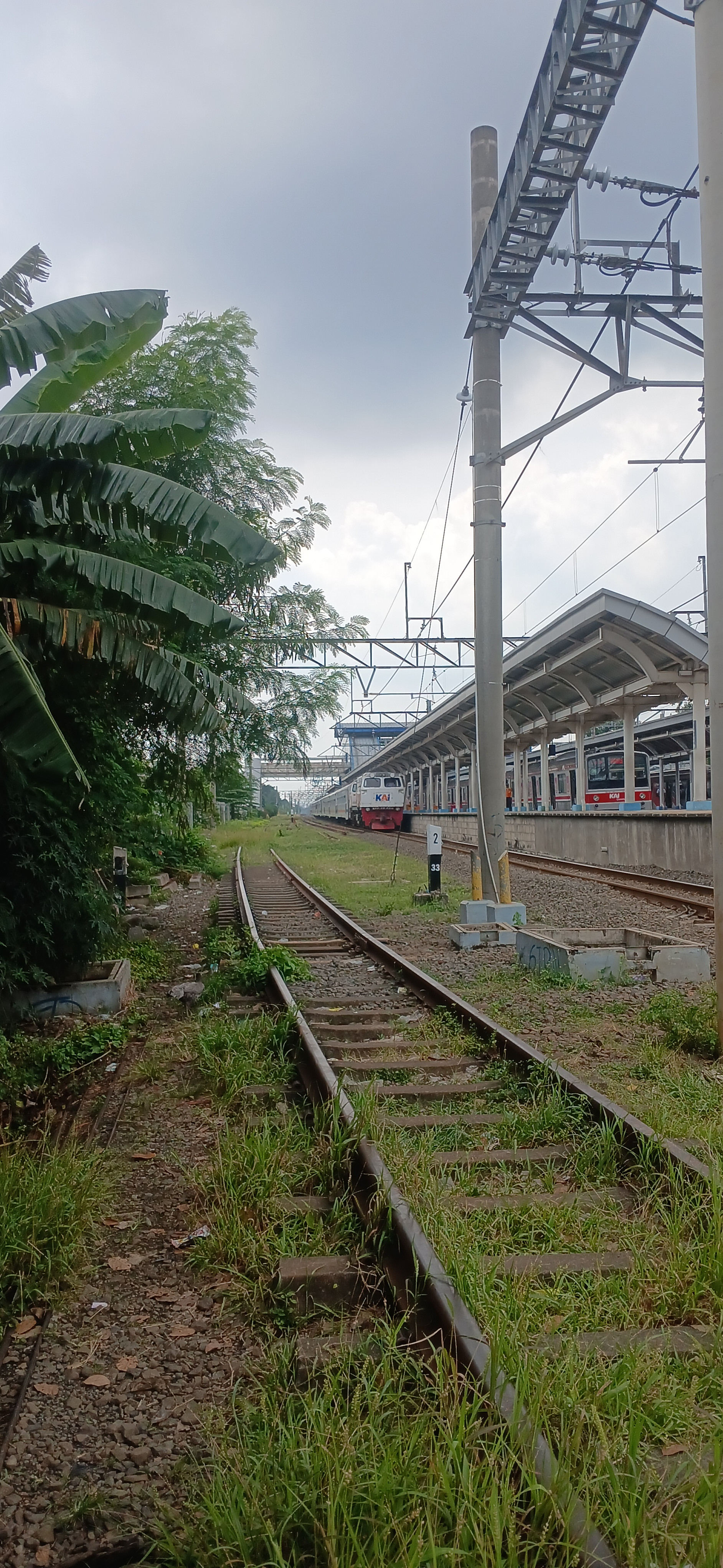 KA Cikuray di Stasiun Indonesia - foto kereta api terbaru