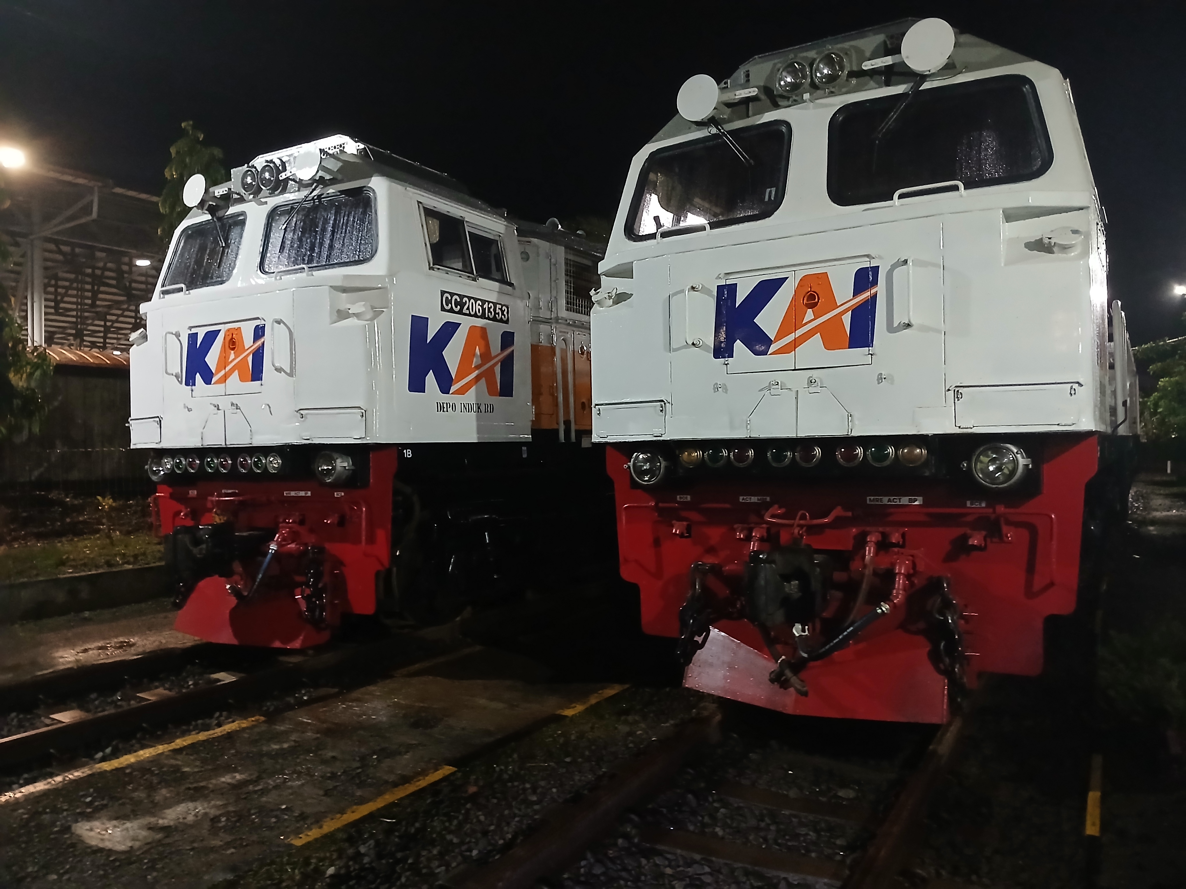Lok cc 206 berjejeran di Indonesia - foto kereta api