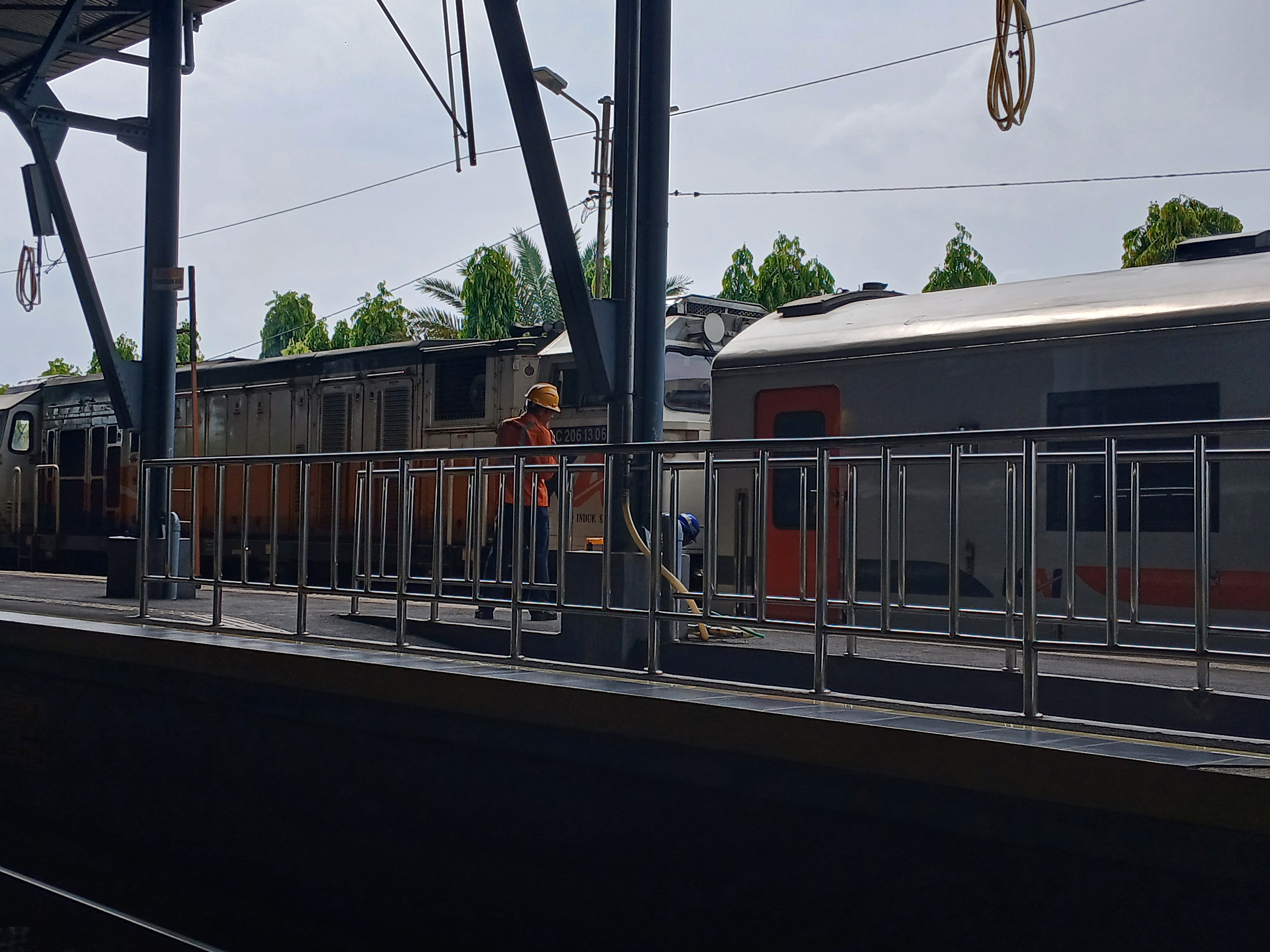 Kamandaka di Stasiun Indonesia - foto kereta api terbaru