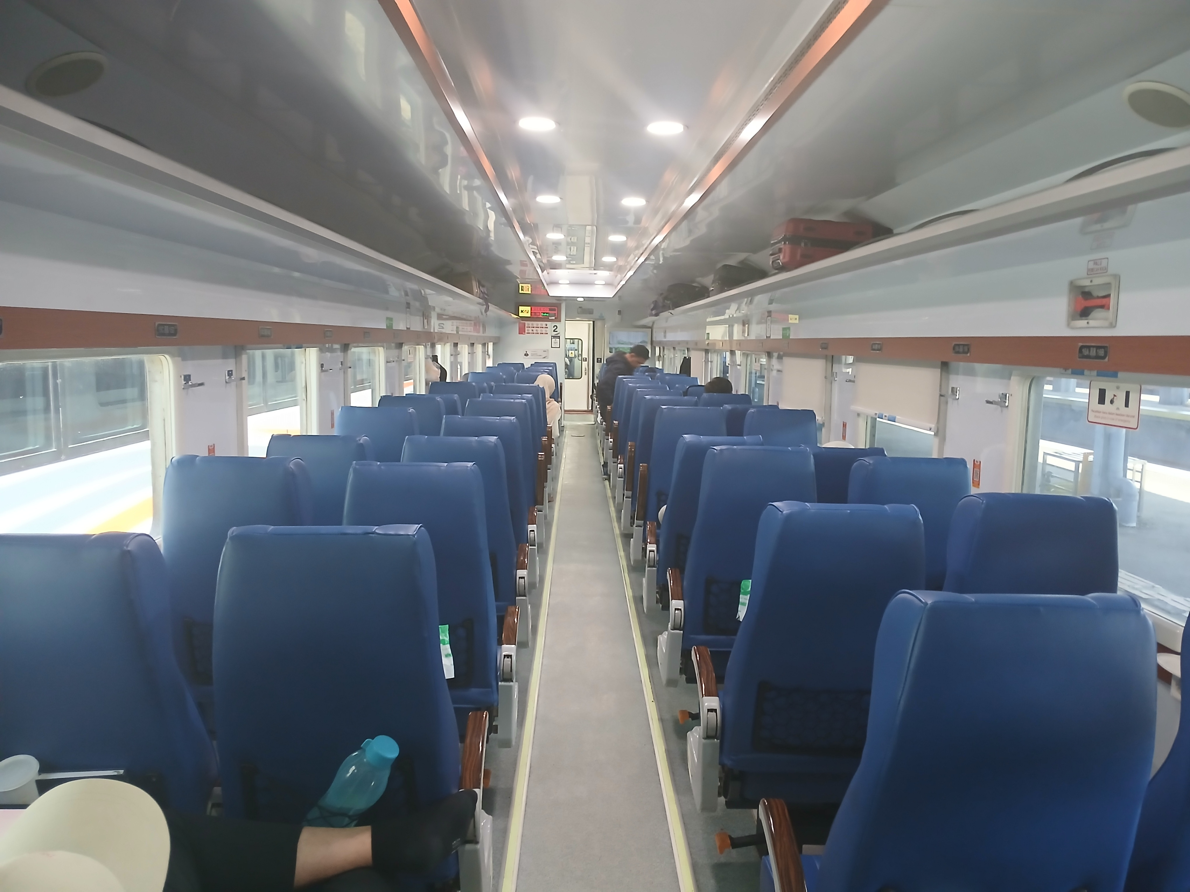 Rangkaian kereta pasundan tujuan kiaracondong
