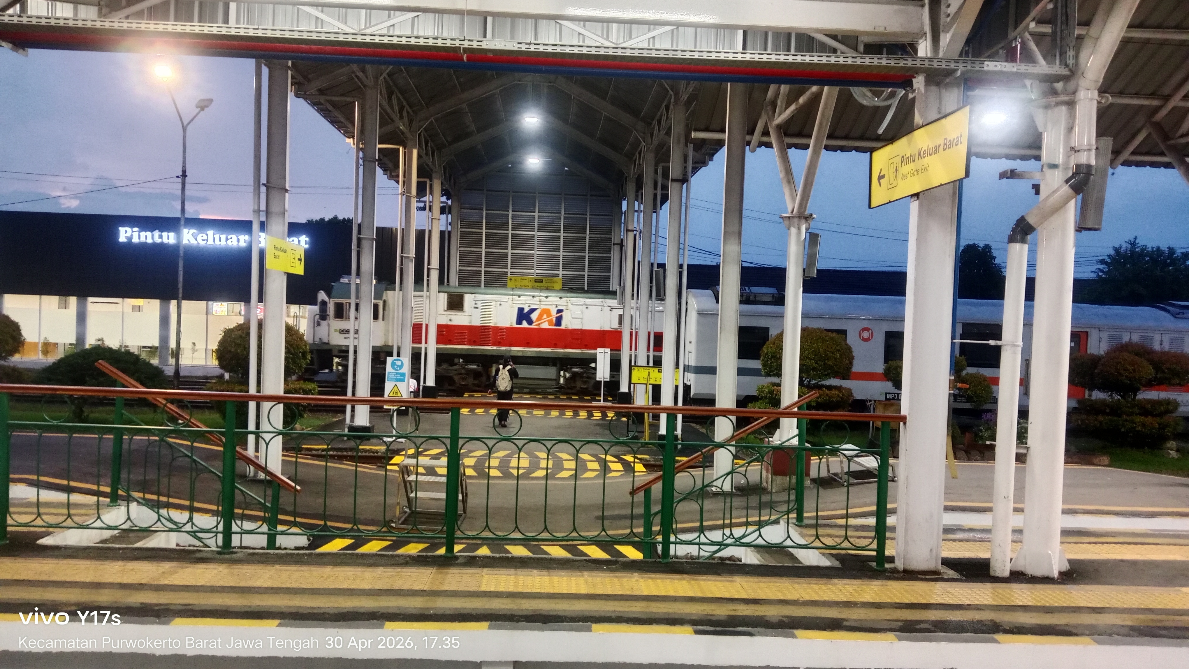 Stasiun Purwokerto pintu keluar barat