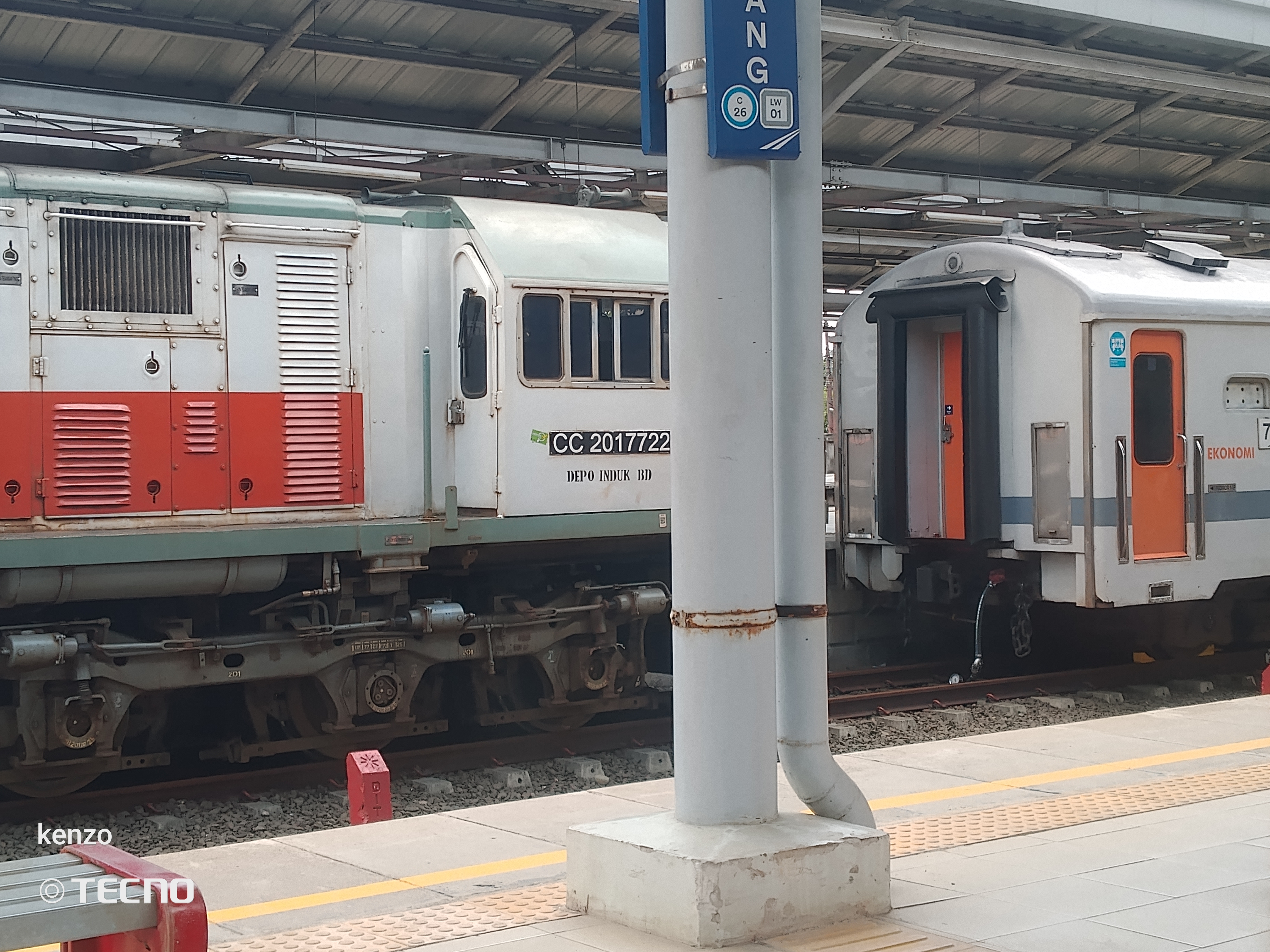 Walahar  di Indonesia - foto kereta api