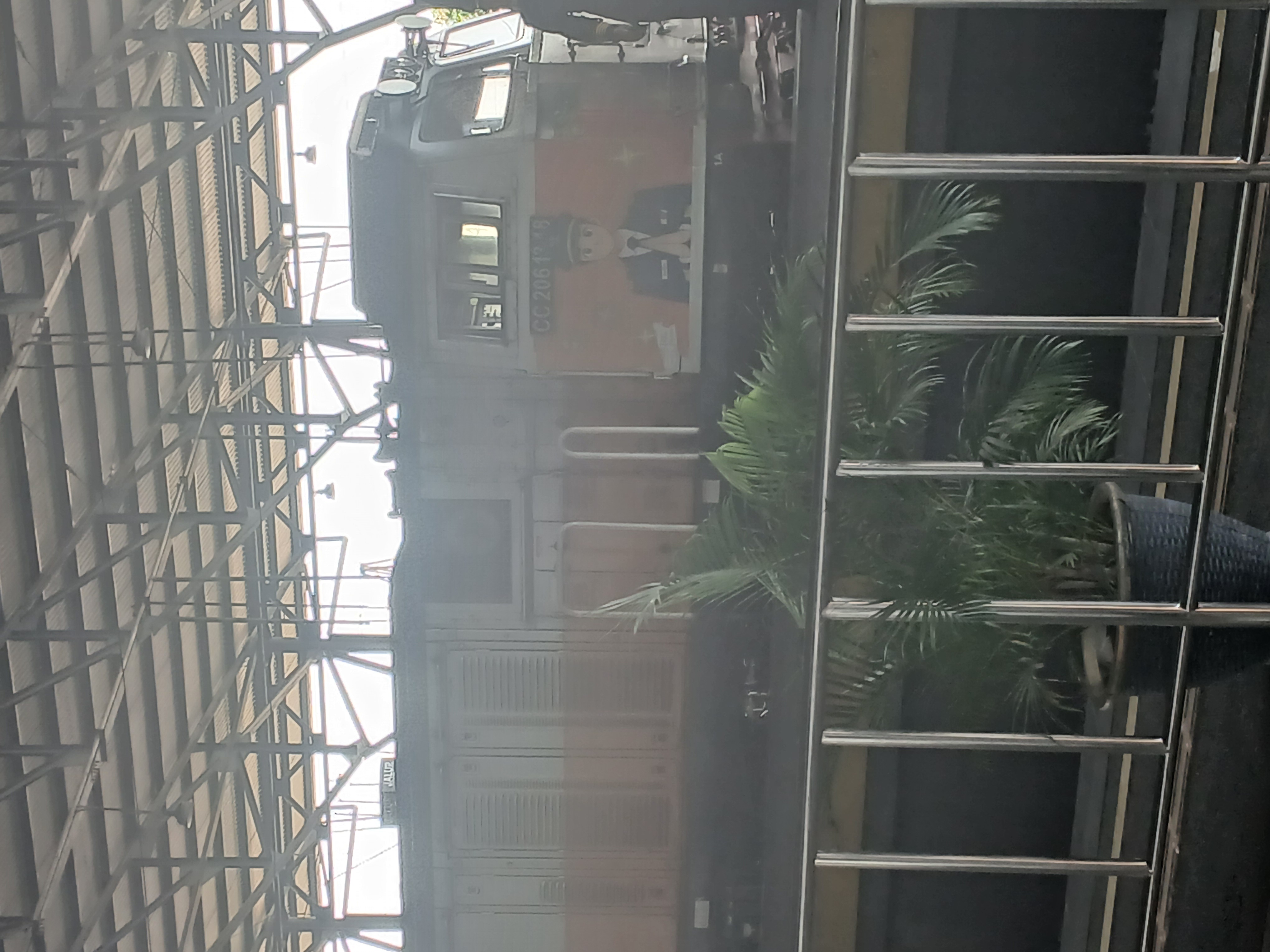 CC 206 13 48 di Indonesia - foto kereta api