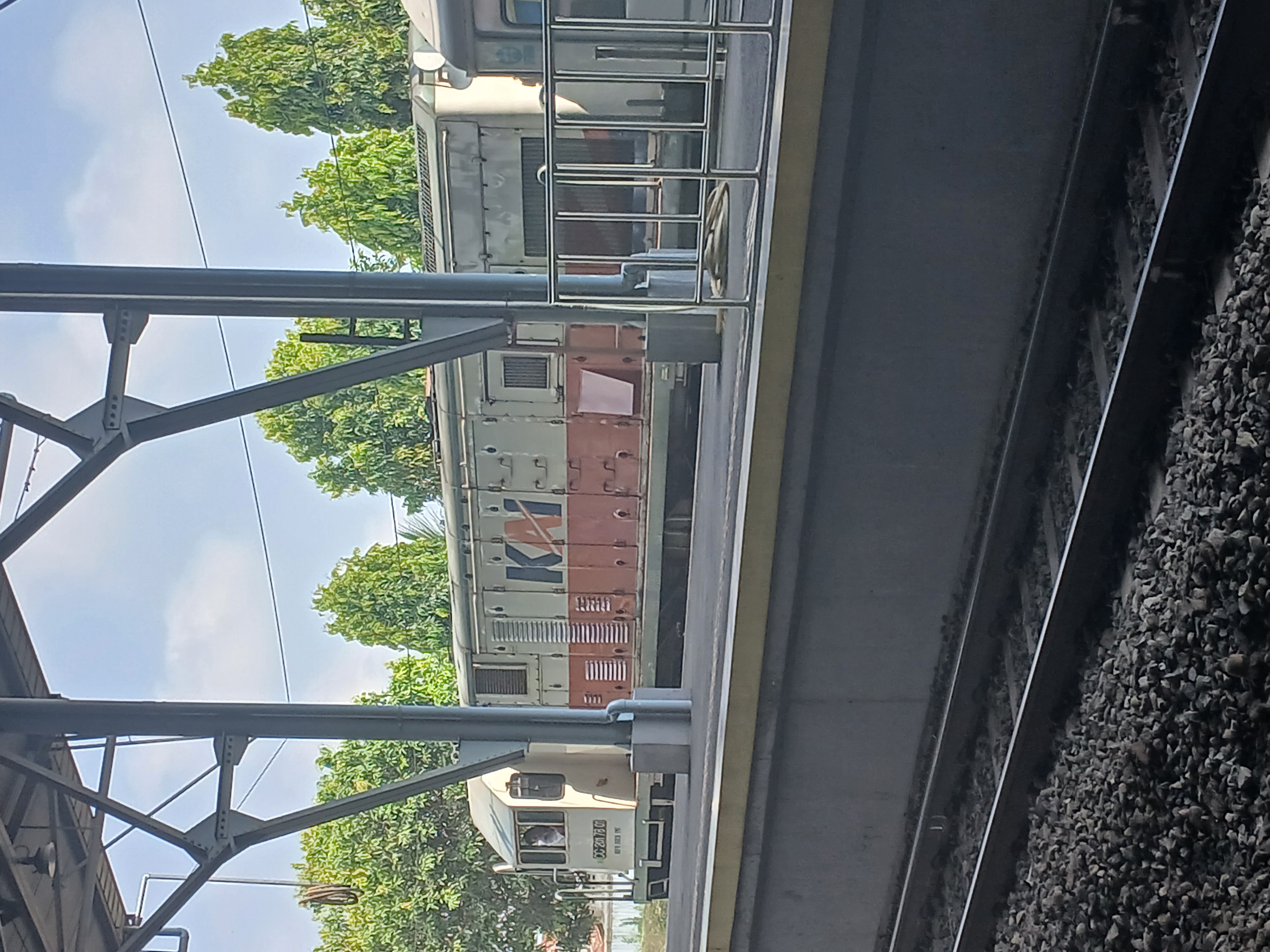 CC 201 78 01 di Indonesia - foto kereta api