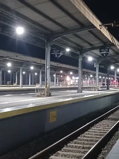 Cayaha dari timur ka sawunggalih tujuan stasiun pasar senen