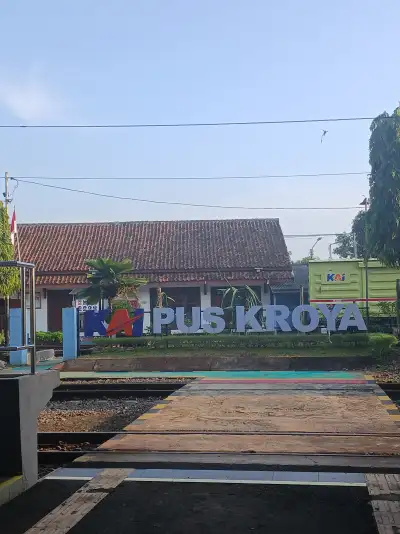 Kantor pus kroya saat pagi hari