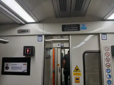 Kapasitas kereta kelas premiu ka senja / Fajar yk