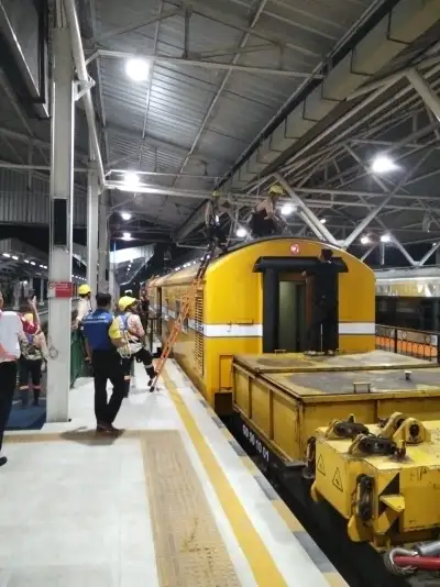 Kereta NR (Non Revenue)  Kereta Penolong