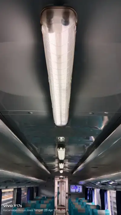 Lampu kereta api Tambahan Yogyakarta Gambir PP