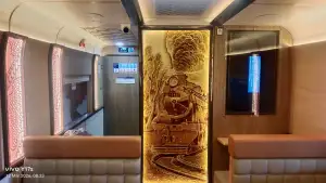 Interior Kereta Makan M1 0 85 02