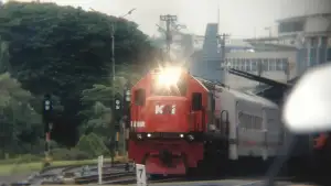 KA 432 ditarik oleh RnB 89 12