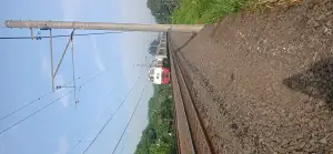 Ka purwojaya sedang ngebut