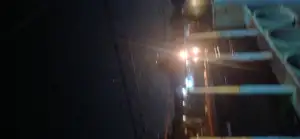 Foto lok cc206 dari atas pagar pembatas