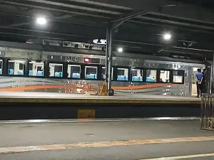 Rangkaian stenlis steel gen pertama