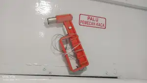 Palu Pemecah Kaca