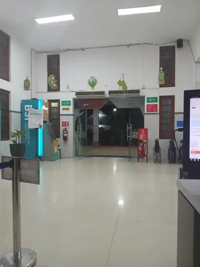 Pintu keberangkatan stasiun kroya