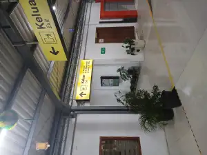 Pintu keluar stasiun kroya