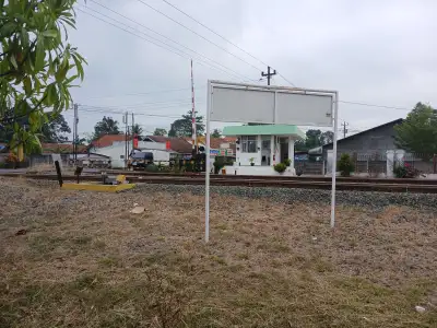 Pos perlintasan stasiun kemranjen