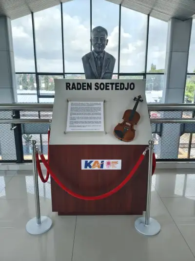 Raden Soetedjo lahir pada 15 Oktober 1909 di Banyumas