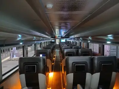 "Taksaka: Menghubungkan Jogyakarta dan Jakarta ( Gambir ) dengan Cepat dan Nyaman