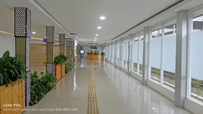 Tampak Lorong Pintu Barat Stasiun Purwokerto